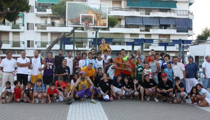El equipo 'Los pongo 2.0' se alza con el triunfo en el Urbrooklyn de Punta Umbría