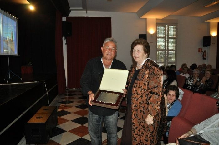 Multitudinaria presentación de la obra ‘Memorias de las Playas de Castilla’ en Mazagón