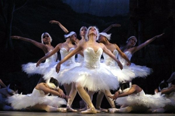 'El lago de los cisnes' del Russian National Ballet y la bailaora Carmen Cortés llegan esta semana al Gran Teatro