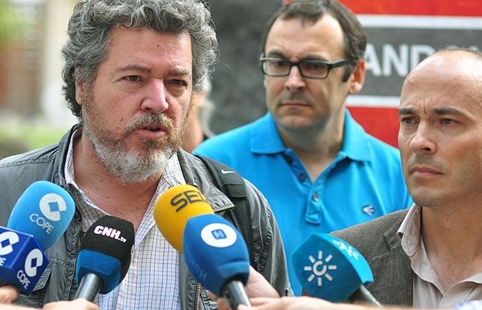 Equo comprueba el “vaciado irregular” de las aguas ácidas de las balsas de fosfoyesos