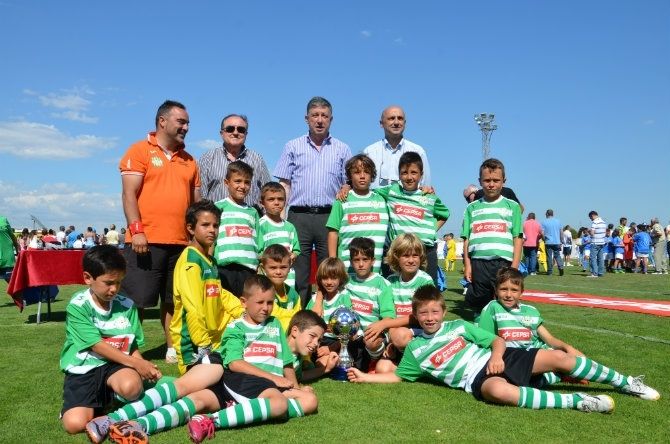 Más de un millar de personas participa en el VII Torneo Cepsa de Fútbol Pre Benjamín