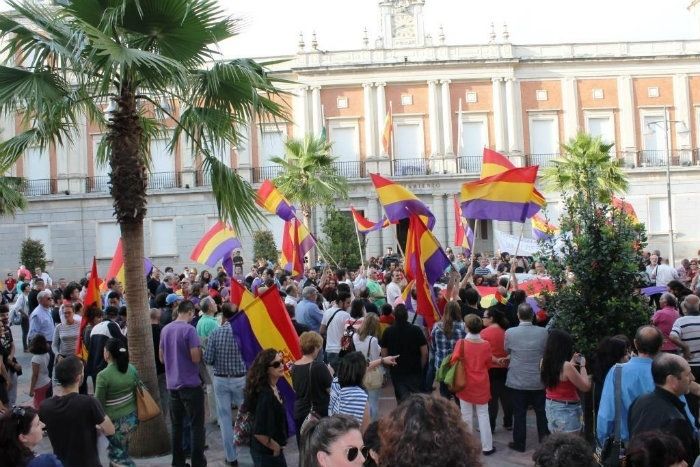 PSOE y PP rechazan en el Ayuntamiento de Nerva la propuesta de IU de reclamar un referendum entre república y monarquía