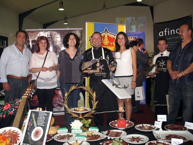 Antonio Rodríguez Baena gana el III Concurso Nacional de cortadores de jamón de Corteconcepción