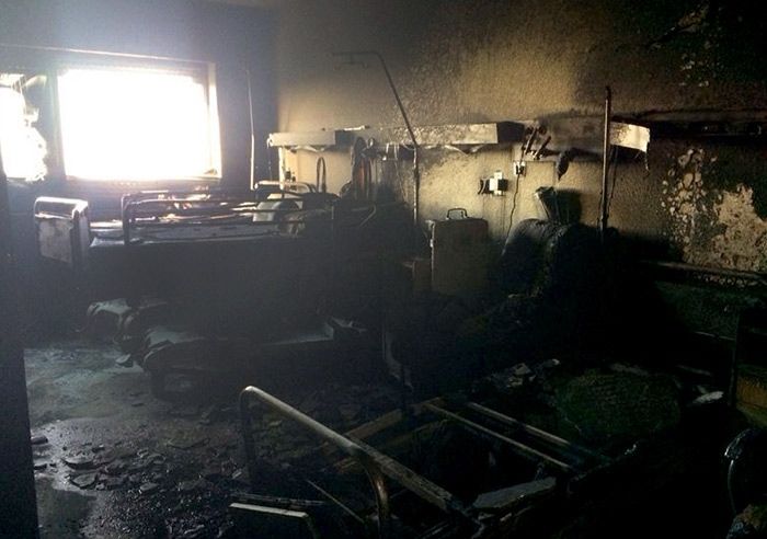 Un incendio provocado por el cigarrillo de una enferma obliga a desalojar una planta del Infanta Elena