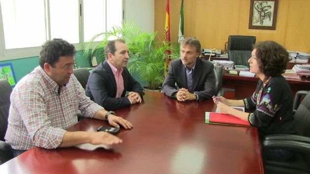 La Junta se compromete con el Ayuntamiento de Almonte a concretar una alternativa al puente de la Canaliega