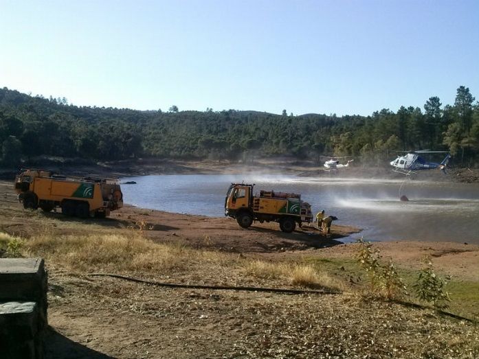 Estabilizado el incendio en la aldea de Mina de la Concepción que obligó a desalojar a 15 personas