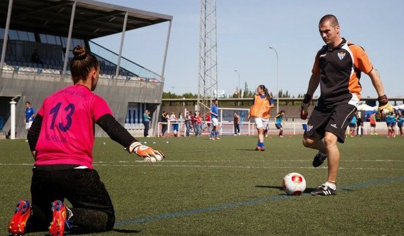 El preparador de porteras Dani Cadena renueva con el Fundación Cajasol Sporting