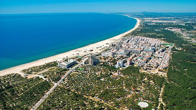 Cinco playas de Portugal a menos de una hora de Huelva que son un auténtico paraíso