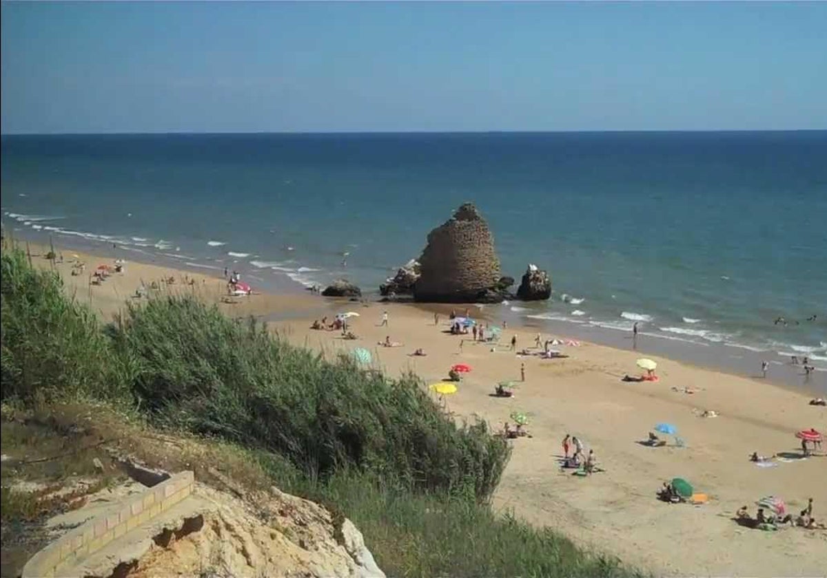 Esta es la playa natural de Huelva que era saqueada por piratas y hoy es uno de los mayores tesoros de la provincia