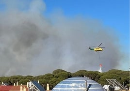 Vecinos de Punta Umbría se formarán en evacuación tras el incendio en la Laguna de El Portil