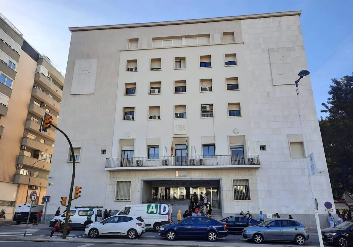 Fachada de la Audiencia Provincial de Huelva