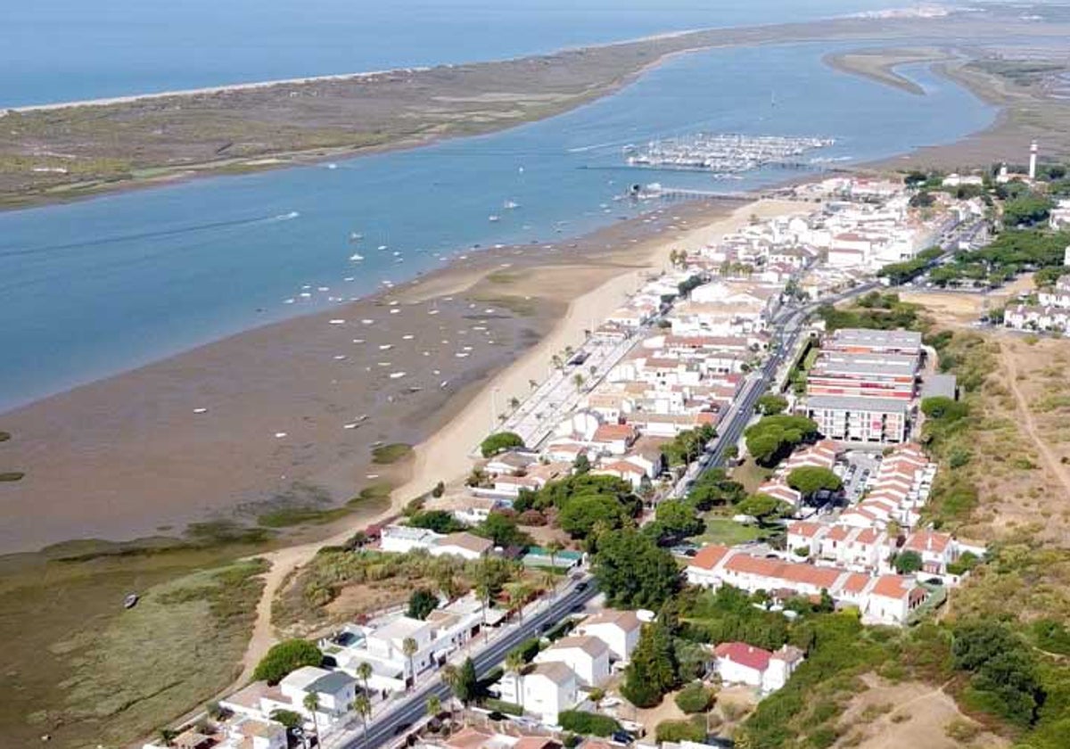 La ría del Piedras junto a El Rompido