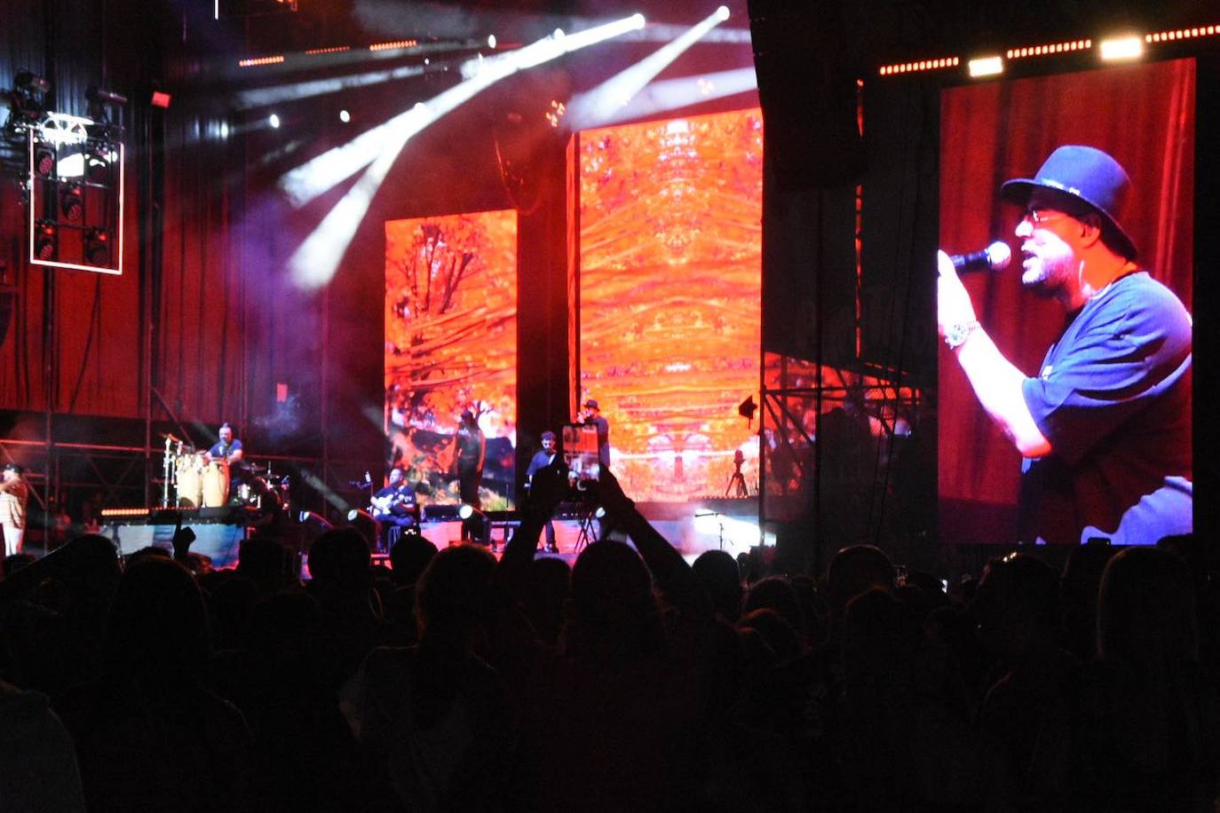 Las mejores imágenes del concierto de Maka en Punta Umbría