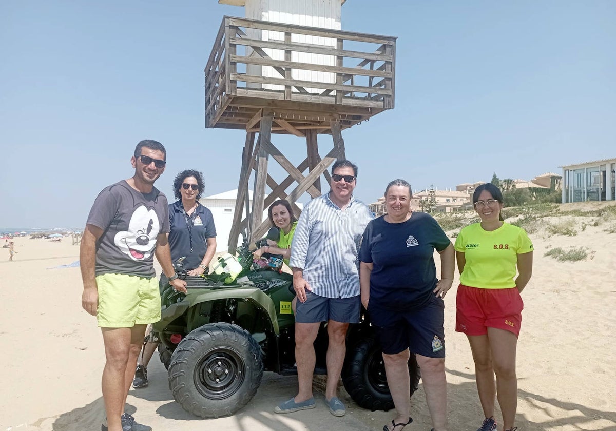 Parte del equipo de Salvamento y Socorrismo de las playas de Punta Umbría