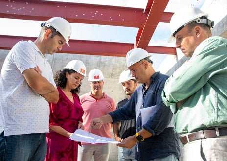 Imagen secundaria 1 - Gibraleón contará con un moderno centro polivalente y un nuevo espacio escénico