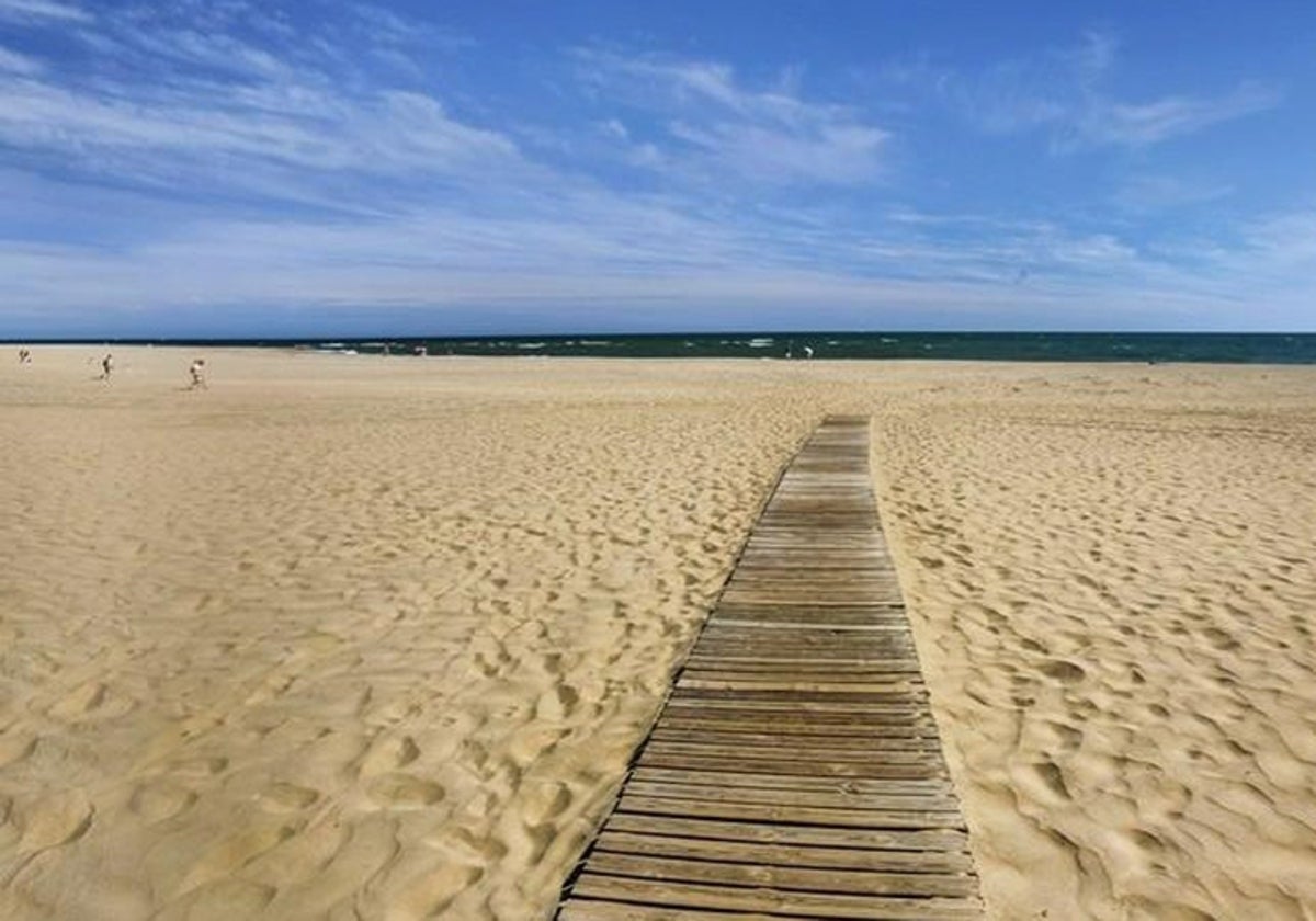 El tiempo que se espera en Huelva estos días harán de la playa destino de muchos