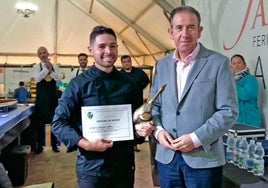 El cortador bollullero Antonio Jesús Mairena gana el  XXVI Concurso de Cortadores de Aracena