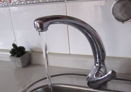 Salud declara apta para el consumo el agua de Arroyomolinos al recuperar los valores normales de turbidez