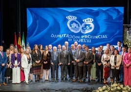 Diputación rinde homenaje a cuatro grandes de la provincia de Huelva en un solemne y multitudinario acto