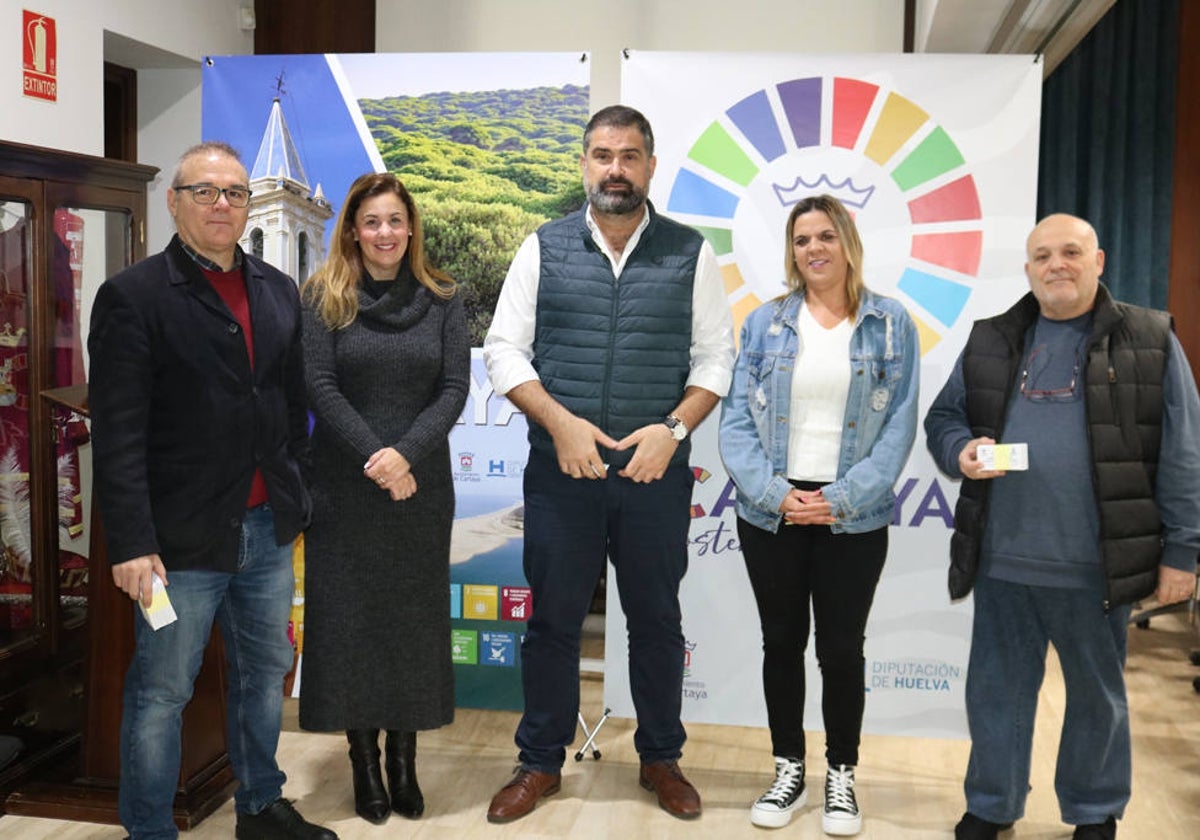 La presentación del convenio alcanzado entre el Ayuntamiento de Cartaya y las asociaciones de empresarios y comerciantes de la localidad