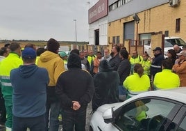 Los trabajadores de la limpieza de Almonte aplazan la huelga de basuras a la espera de reunirse con la empresa el lunes