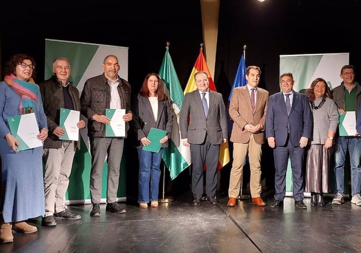 El consejero José Antonio Nieto en la entrega de las ayudas a los municipios de la sierra de Huelva
