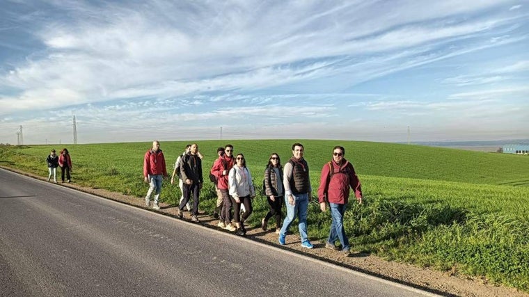 Los peregrinos, haciendo camino
