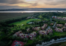 Casas con piscina en la costa de Huelva para comprar por menos de 200.000 euros