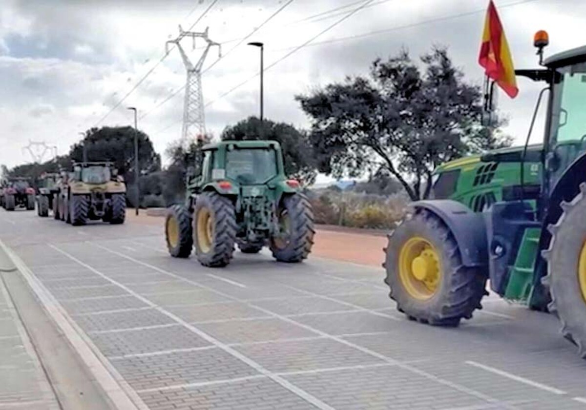 Tractores en el entorno de la La Rábida