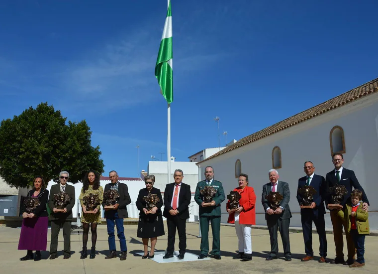 Los galardonados con motivo del Día de Andalucía en Almonte