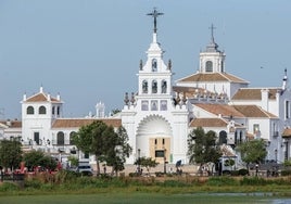 El sábado no podrán circular vehículos por varios tramos de Doñana debido a la peregrinación de Huelva a la aldea de El Rocío