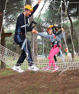 Imagen secundaria 2 - El programa de animación ofrece un amplio catálogo de opciones para disfrutar de nuestros días de camping, ya sea en la piscina, en la playa, en la ría o en el pinar