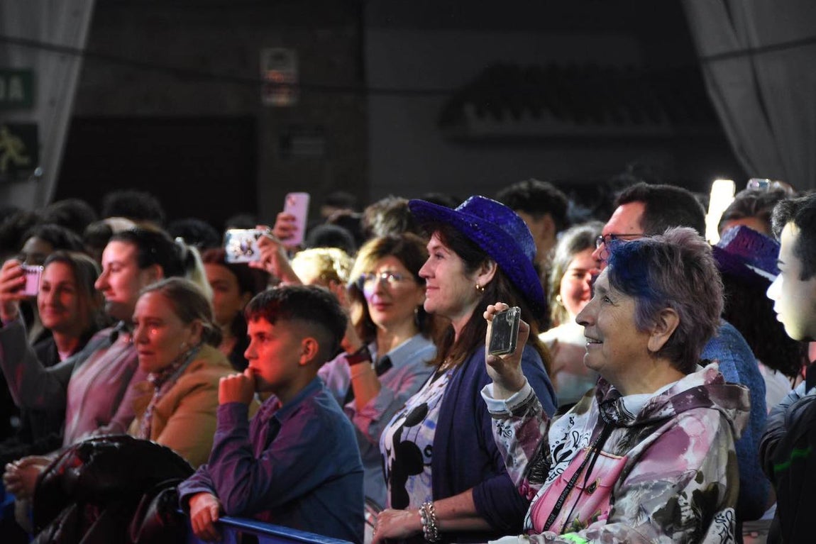 Sigue la fiesta y el ambientazo en la Feria de la Gamba de Punta Umbría. Estos son los conciertos del sábado