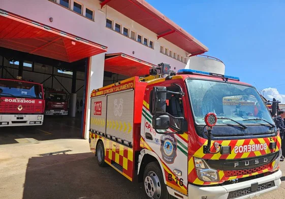 Los parques de bomberos de Aracena y Jabugo incorporan dos bombas urbanas ligeras