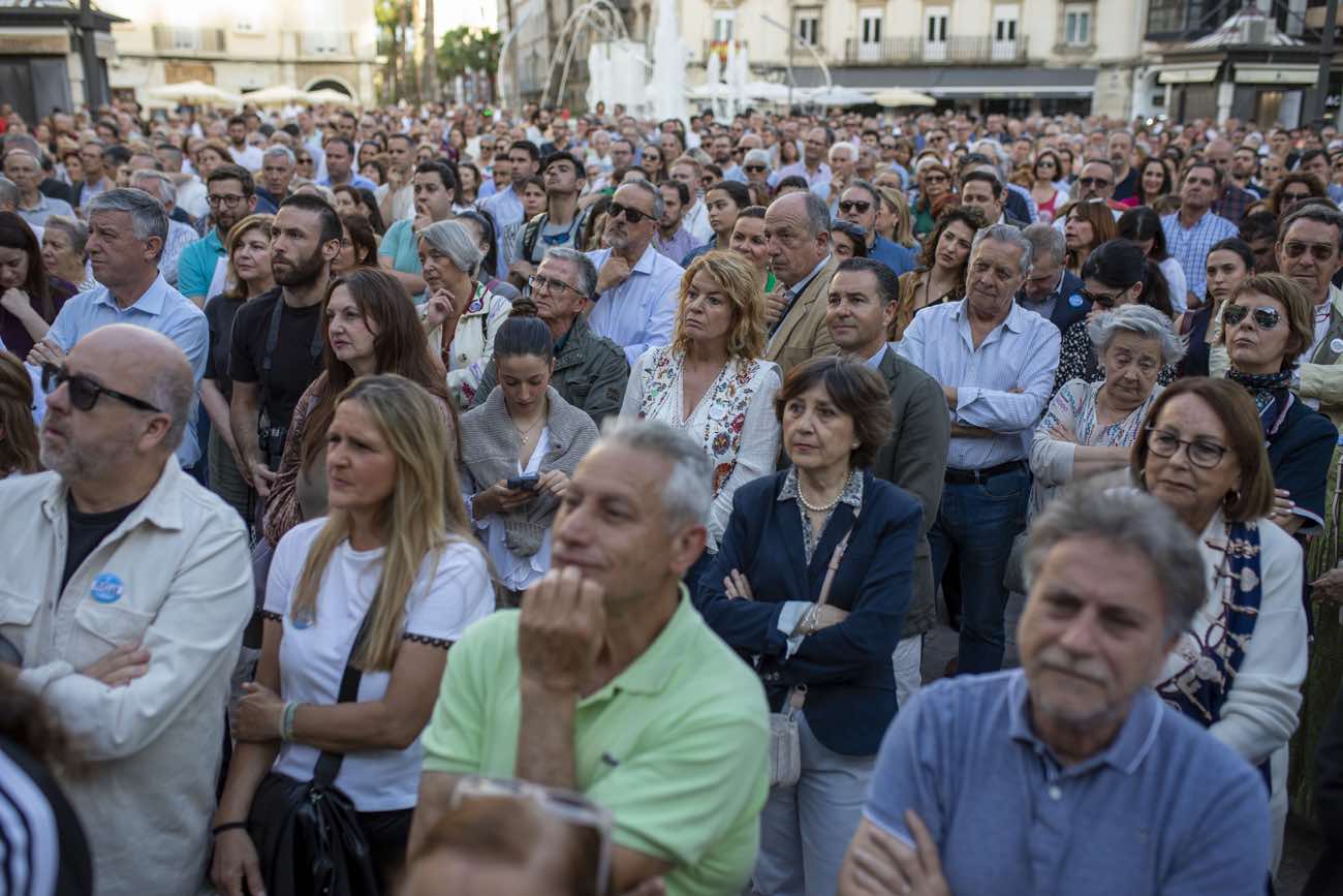 La concentración por el AVE a Huelva, en imágenes