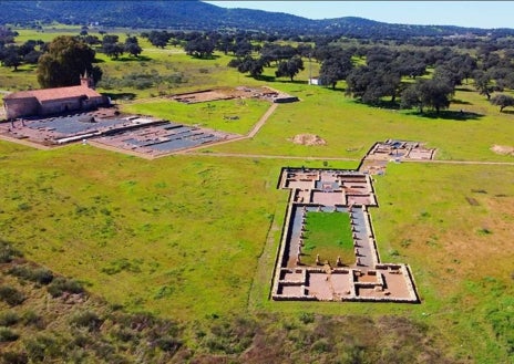 Imagen secundaria 1 - La increíble ciudad romana que puedes visitar en este pueblo de la provincia de Huelva