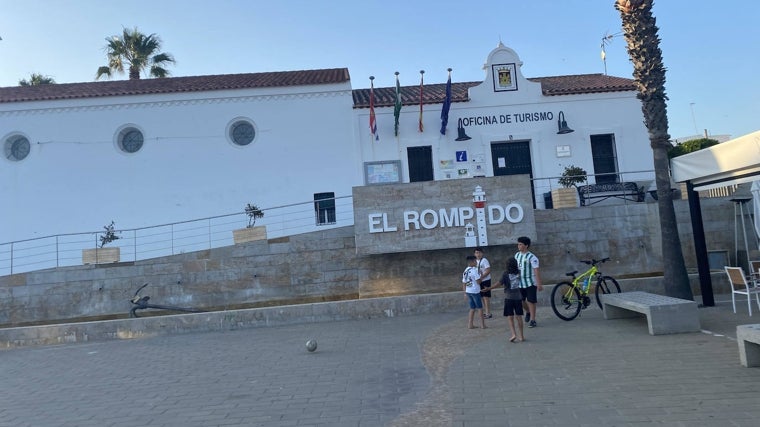 La oficina de Turismo de El Rompido