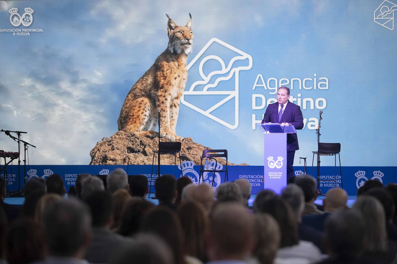 Manuel Carrasco abandera el Destino Huelva: la presentación, en imágenes