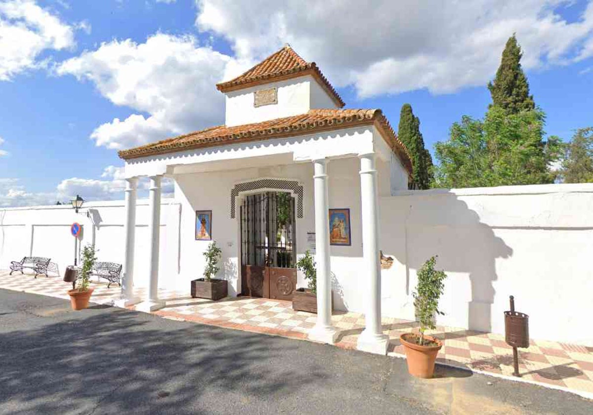Entrada al cementerio olontense
