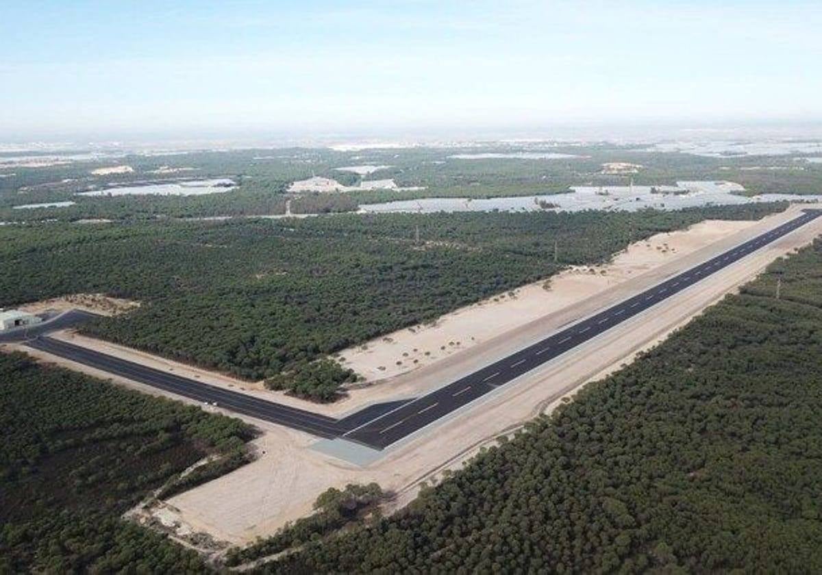 Vista del centro de aviones de no tripulados de El Arenosillo