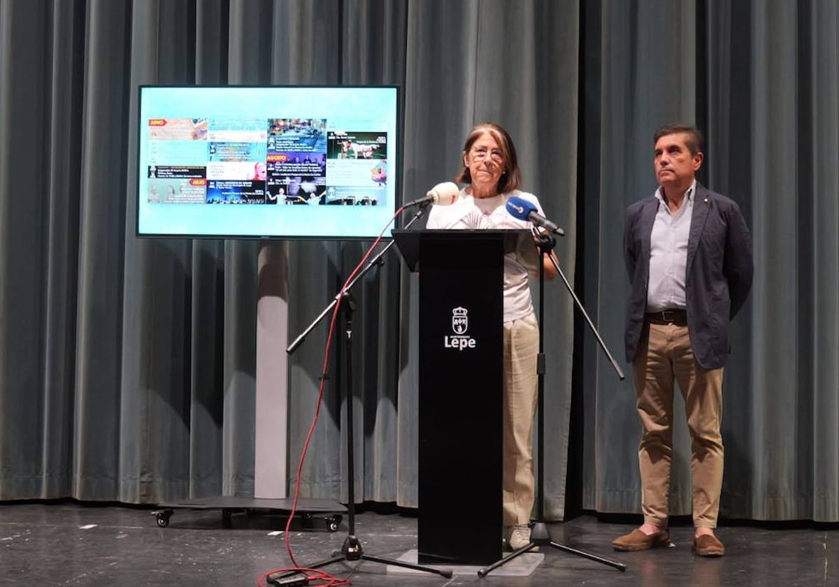 Mariana Otero y José Manuel Cortés han presentado la programación cultural del verano en Lepe y La Antilla