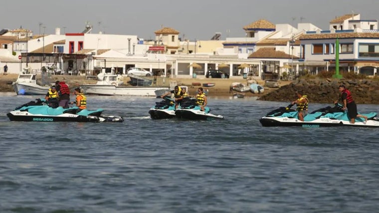 Hay empresas que organizan rutas en motos de agua