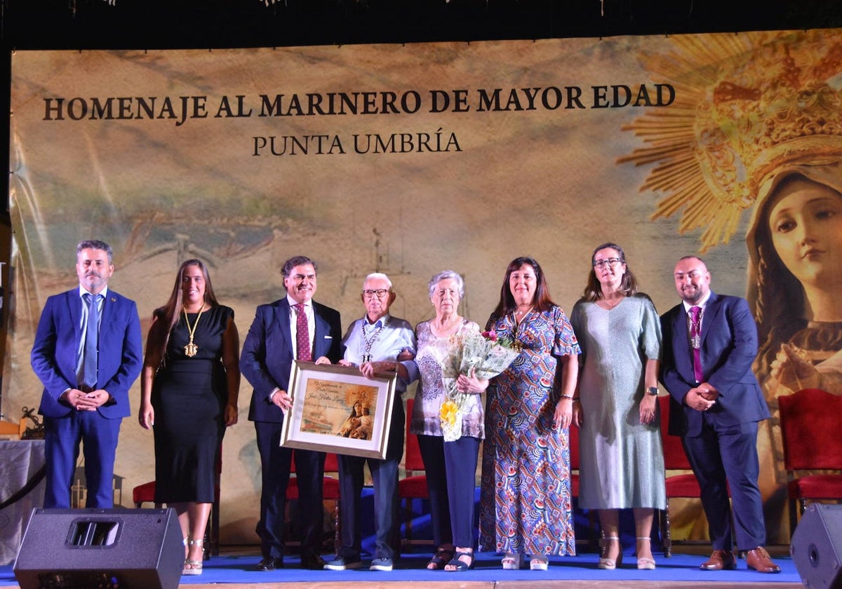 Homenaje a José Fortes, marinero de Punta Umbría de mayor edad