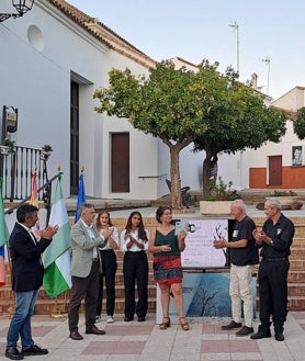 Imagen secundaria 2 - Diversos momentos del emotivo acto de este pasado fin de semana en Berrocal