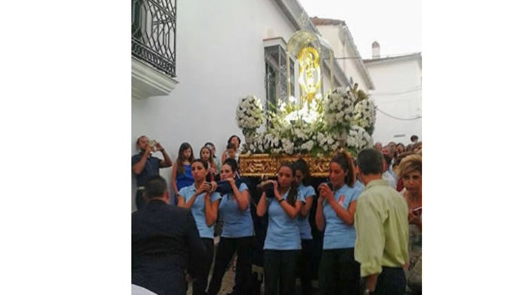 Procesión de la Virgen de la Fuente, en Fuenteheridos