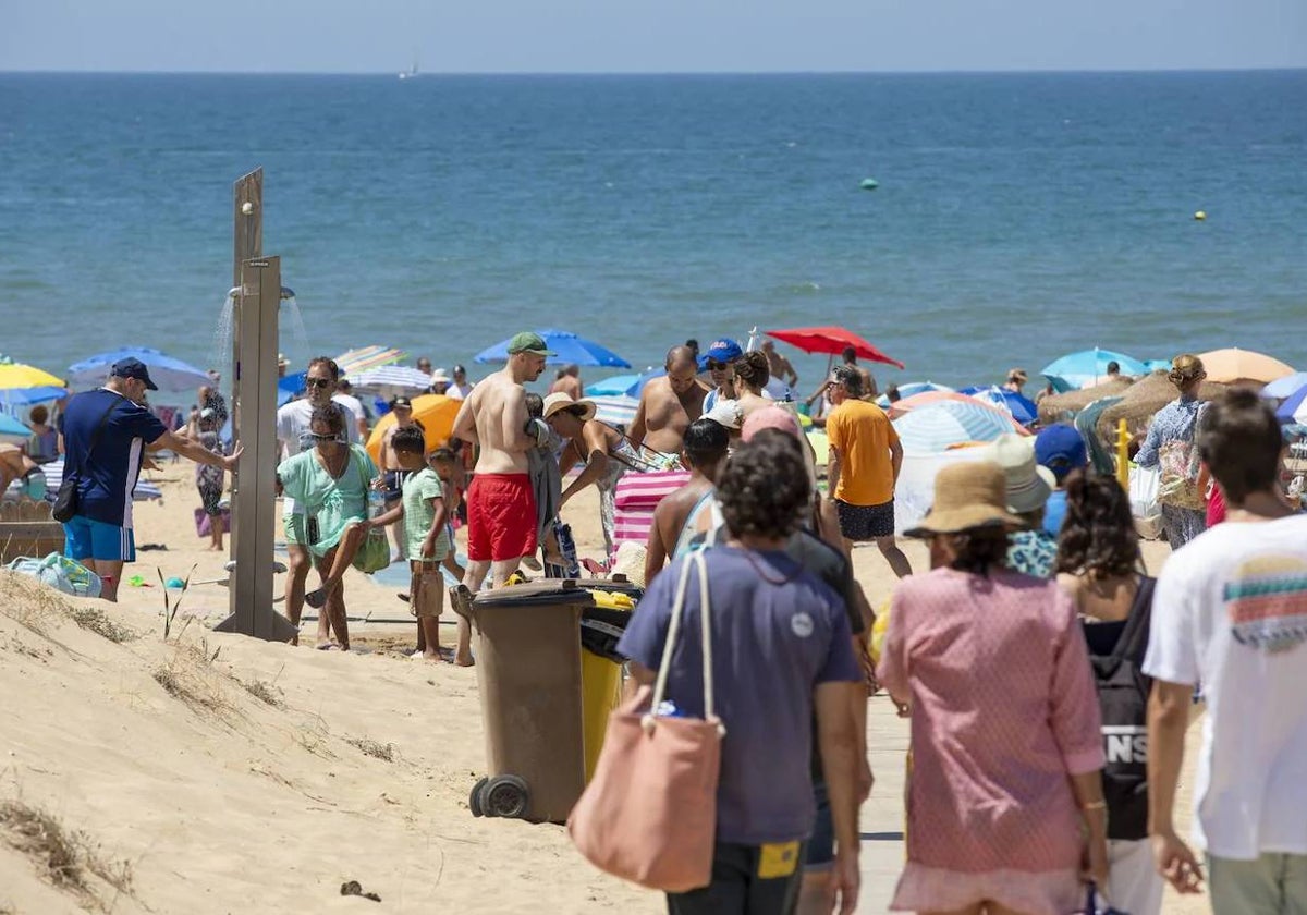 Un leve ascenso térmico hará de la playa un destino a tener en cuenta por los onubenses este fin de semana