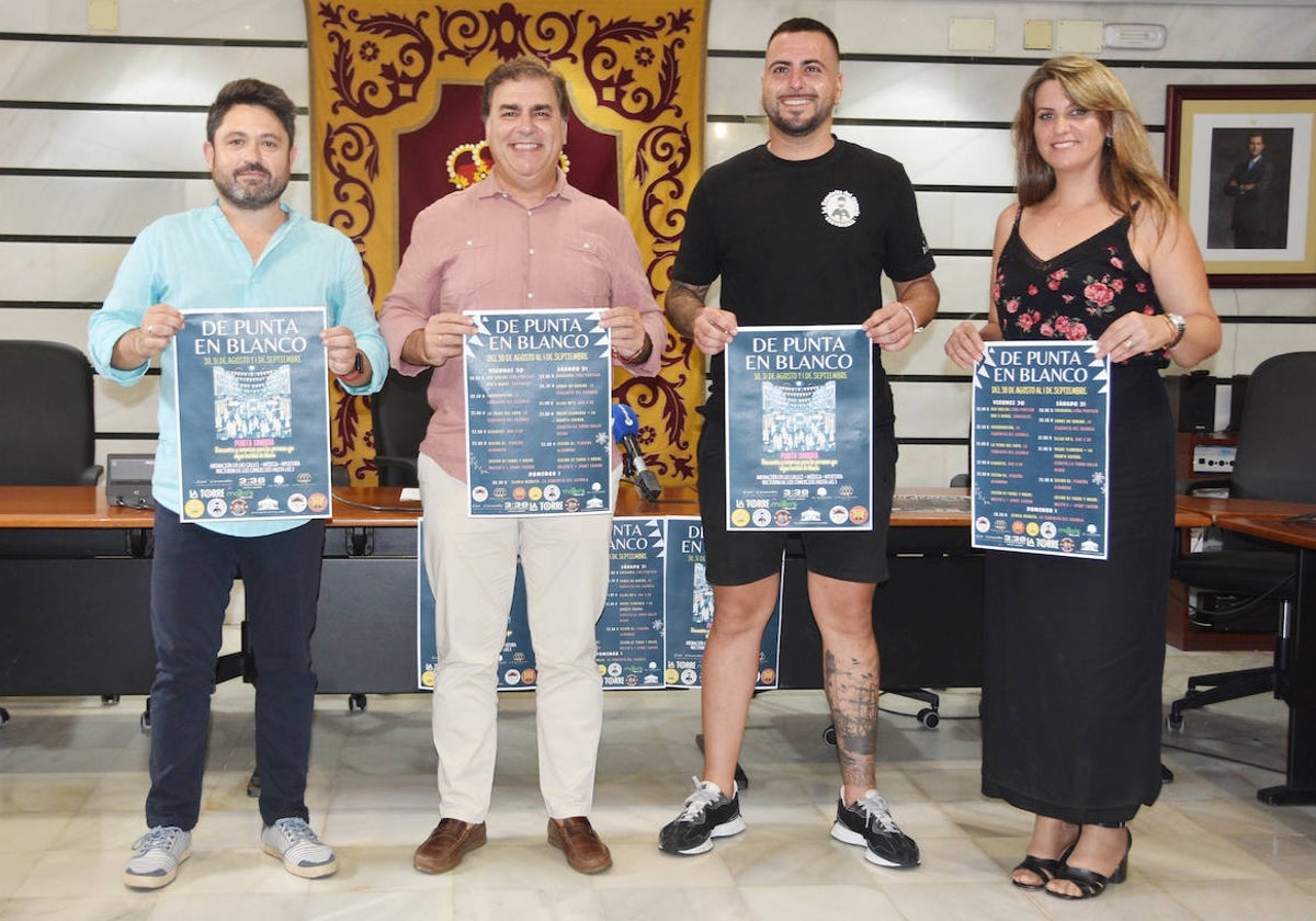 La presentación en el Ayuntamiento de Punta Umbría de las actividades de 'De Punta en Blanco'