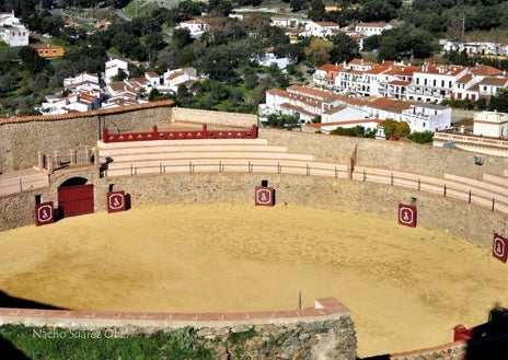 Imagen secundaria 1 - Almonaster la Real posee una arquitectura popular de gran interés, con calles empedradas y rincones singulares