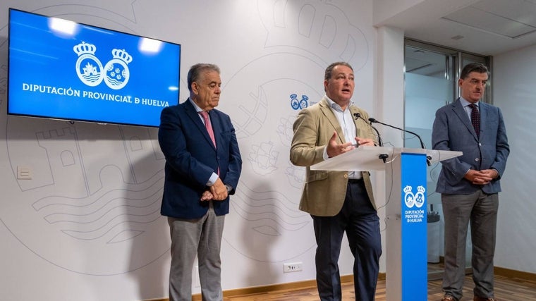 Francisco Bella, David Toscano y Santiago Padilla, en rueda de prensa