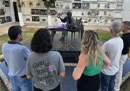 Flores para Jesús Quintero en el segundo aniversario de su muerte